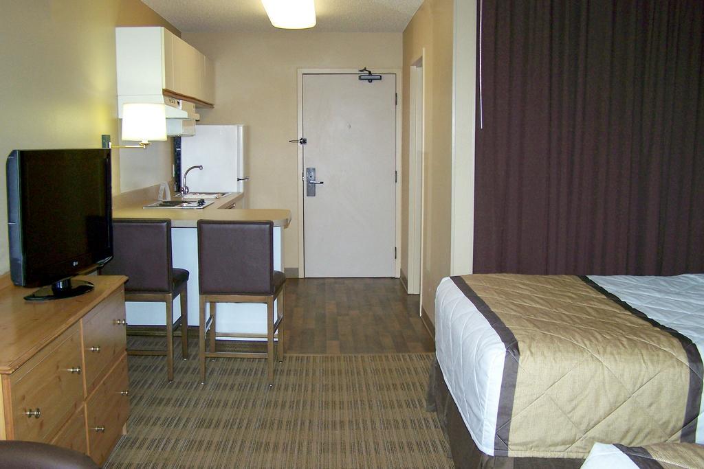 Auburn Hills Extended Stay Inn Zewnętrze zdjęcie